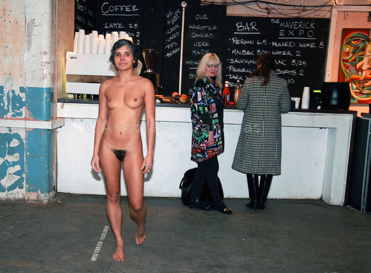 Nude photo exchange